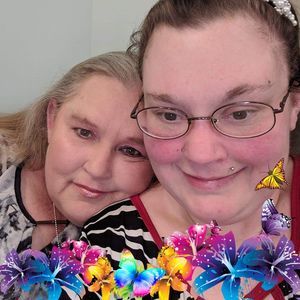 Meet your Posher, Elaine